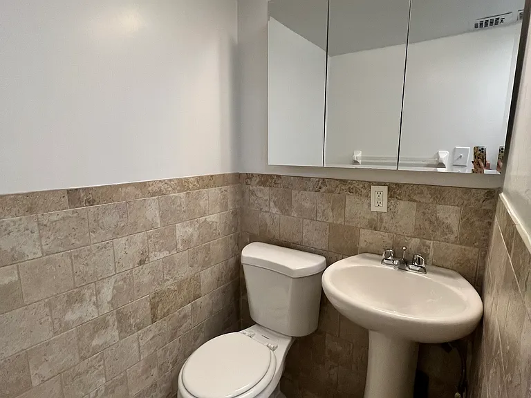 333 E 95th St #1C — Photo 15