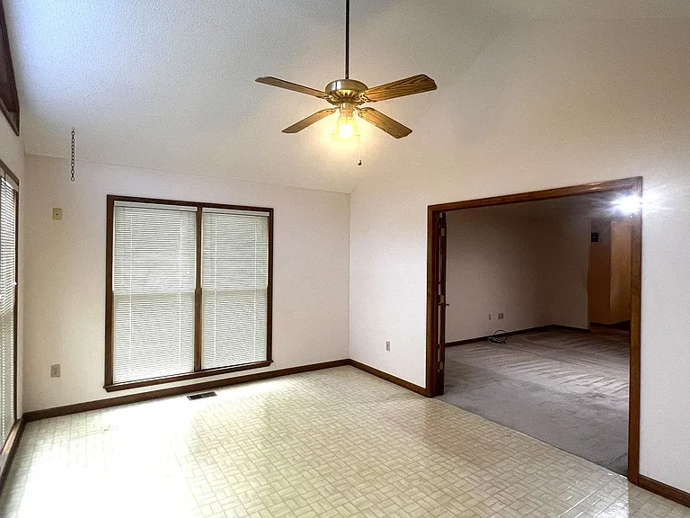 178 Woodard Rd — Photo 18