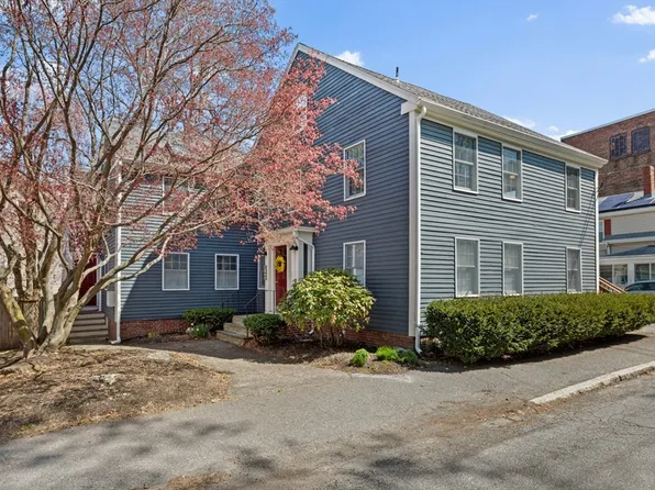 19 Wallis St APT 4, Beverly, MA 01915