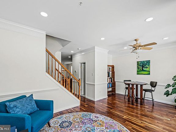4th image of 5730 Goldfinch Ct