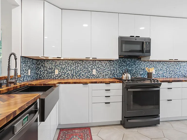14621 Lantern Dr — Photo 7