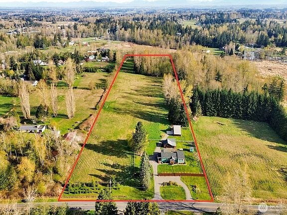 3rd image of 470 Kelly Road