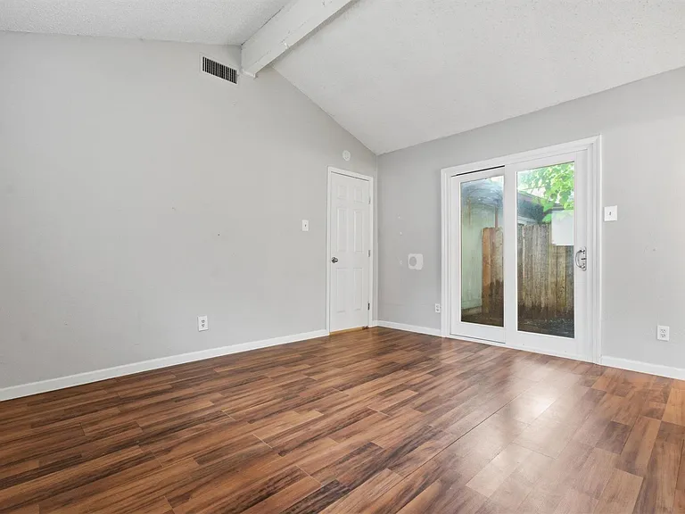 6305 Emerald Forest Dr #B — Photo 6
