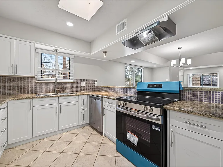 1114 Augusta Dr #10 — Photo 13