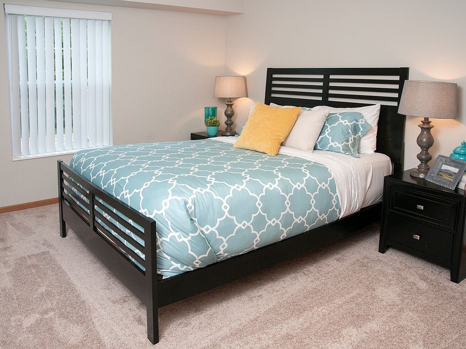 Spacious bedroom