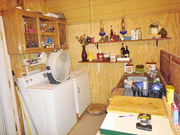 Kitchen/Laundry
