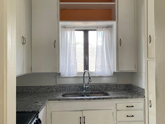 3rd image of 1204 S Gunby Ave Floor 2