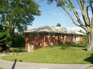 110 McNeely Dr, La Follette, TN 37766