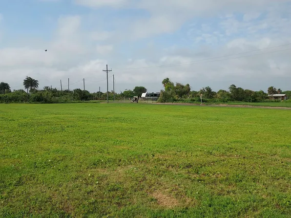 1013 Canal, Gilchrist, TX 77617