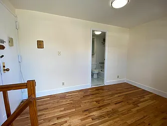 Rented by Harris Philip NYC