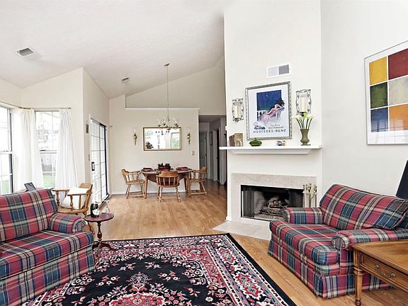 4th image of 1133 Lantern Creek Ct