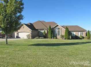 305 Thornbrooke Dr, Rogersville, MO 65742