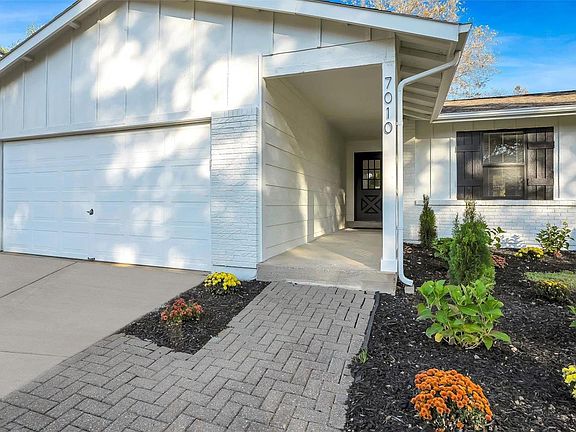 3rd image of 7010 Orchard Meadows Ct