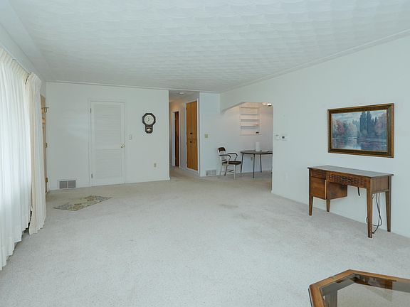 513 N Douglas Ave-104