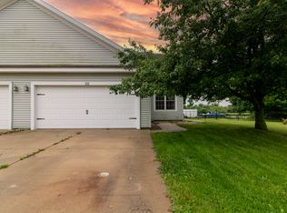 111 Labrador Ln, Downs, IL 61736