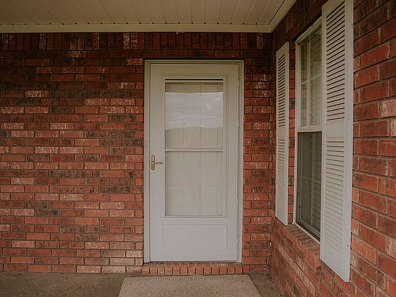 2nd image of 57 Strawberry Ln