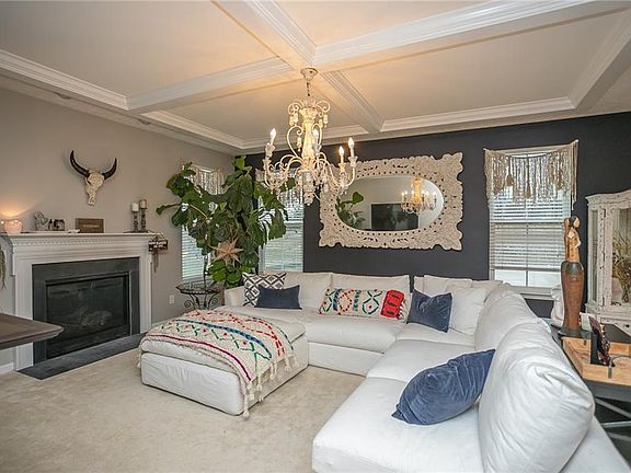 5th image of 3165 Fairview Dr