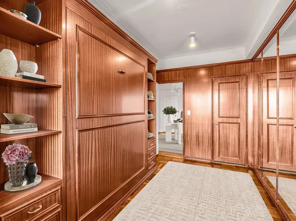 923 Fifth Avenue image 7 of 11