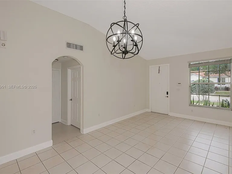 18823 SW 28th St — Photo 9