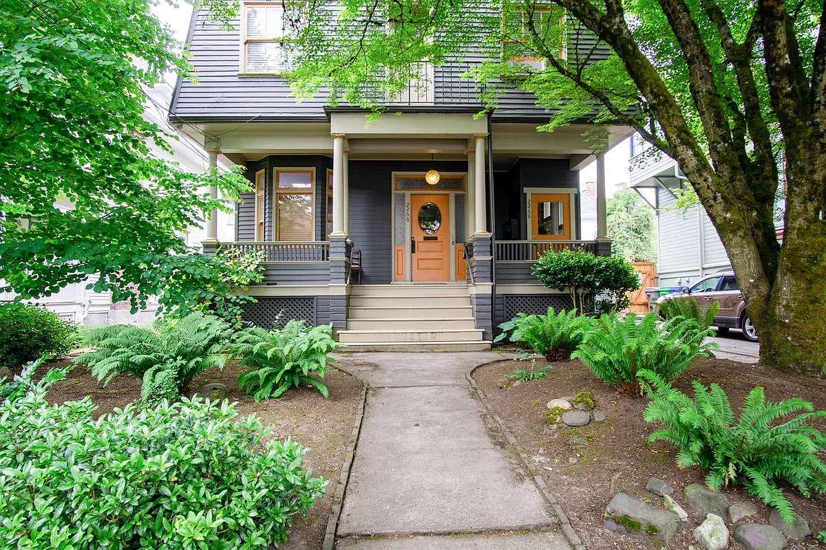 Building Photo - 2266 NW Johnson St #4