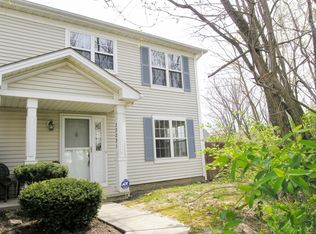 23231 Grist Mill Ct #25B, Olmsted Falls, OH 44138