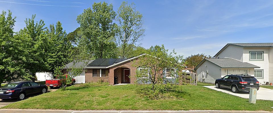 1st image of 705 Pine Lake Dr