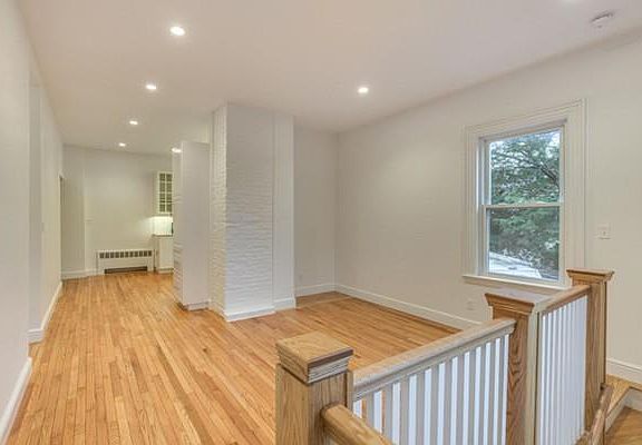 3rd image of 3 Rock Ave APT 1