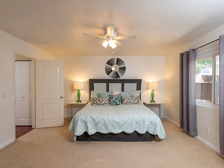 3843 Riviera Dr — Photo 12