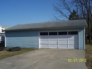 2nd image of 27 Maple St
