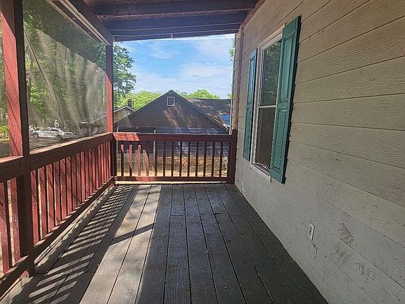 4th image of 3127 Hendrix Cir SW