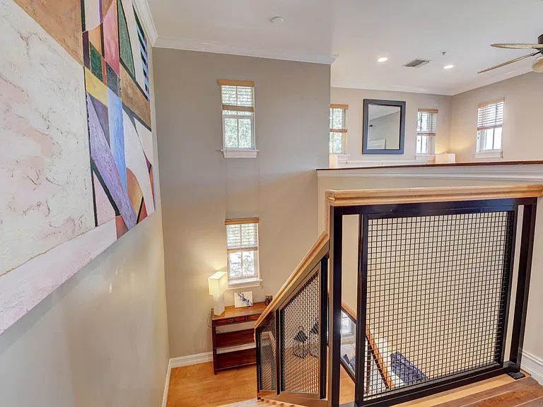 75 NE 5th Ave NE #U — Photo 16