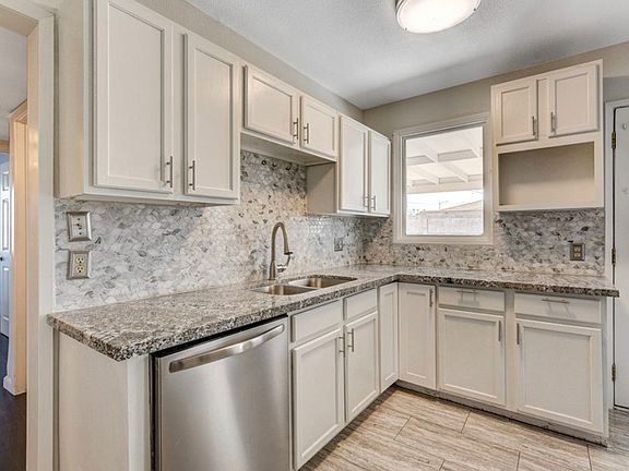 4th image of 1932 Hassett Ave