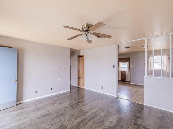 2009 Houston St, Plainview, TX 79072