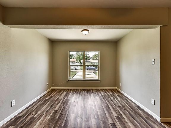 5th image of 706 Ivywood Dr