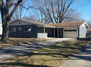 1102 N Highlands Dr, Urbana, IL 61801