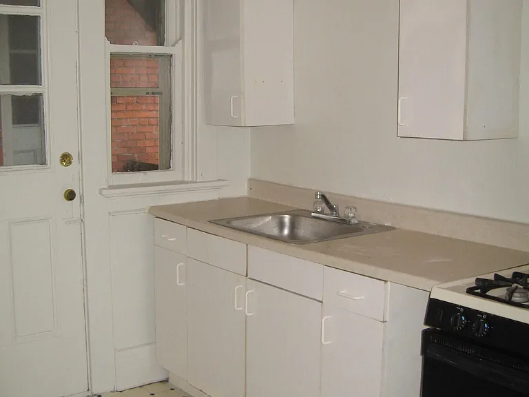 136 S Union St #3 — Photo 2