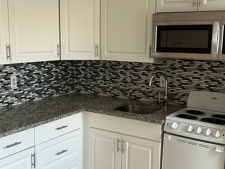 610 Georgetown Dr #10 — Photo 4