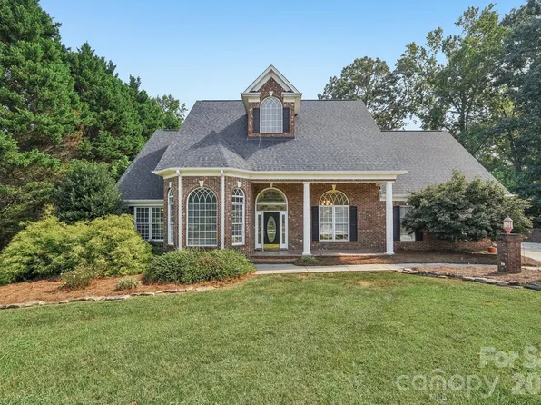 5505 Hickory Leaf Ct, Mount Holly, NC 28120