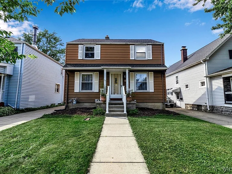 178 Wellington Ave — Photo 2