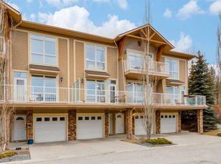 172 SW Rockyledge Vw NW #7, Calgary, AB T3G 6B2