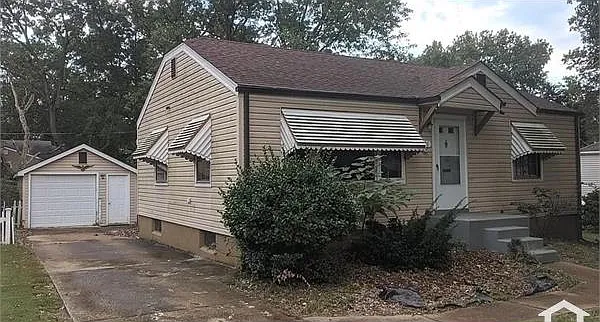 1906 Bainbridge Dr
