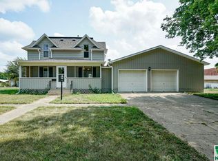 206 Thomas St, Danbury, IA 51019
