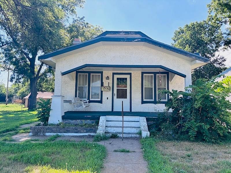 1st image of 305 Pope Ave