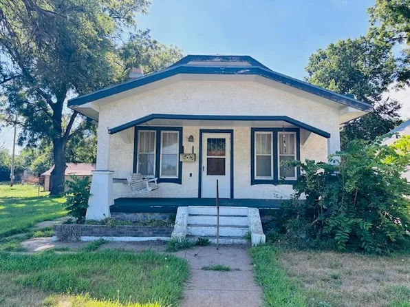 305 Pope Ave, Curtis, NE 69025