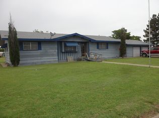 503 E Locust St, Lockney, TX 79241