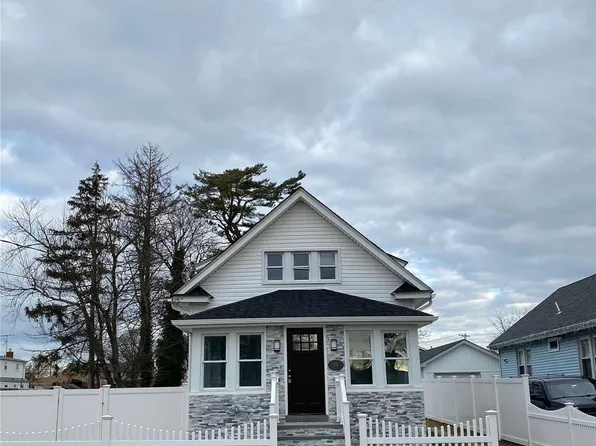 191 Colonial Avenue, Freeport, NY 11520