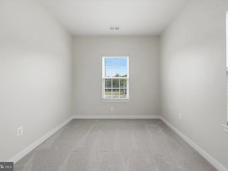 1550 Adamson Way — Photo 30