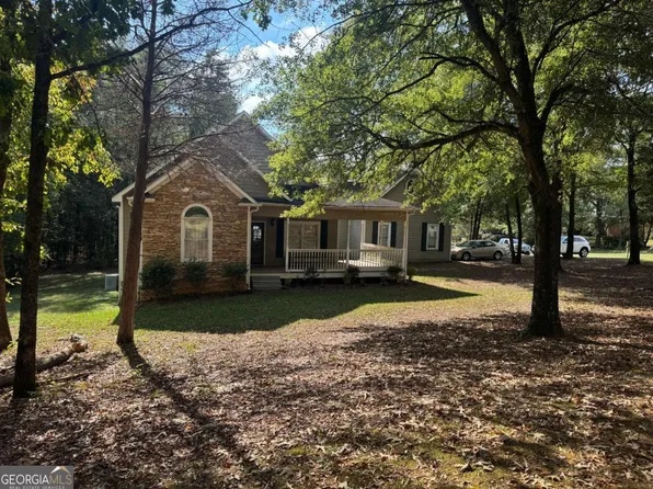 11 Honeylocust Ct NE, Cartersville, GA 30121