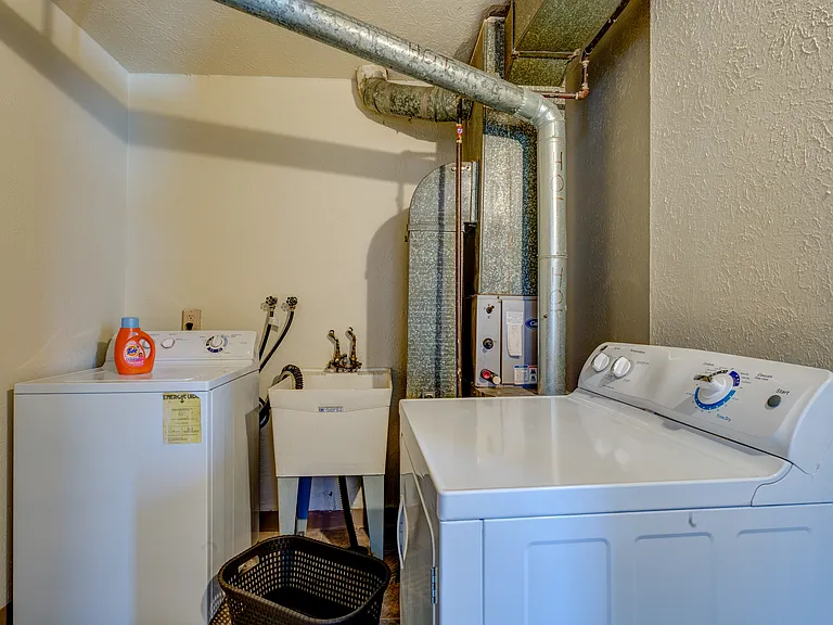 Euclid Apartments — Photo 22
