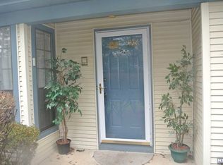 97 Suleski Ct, Mahwah, NJ 07430